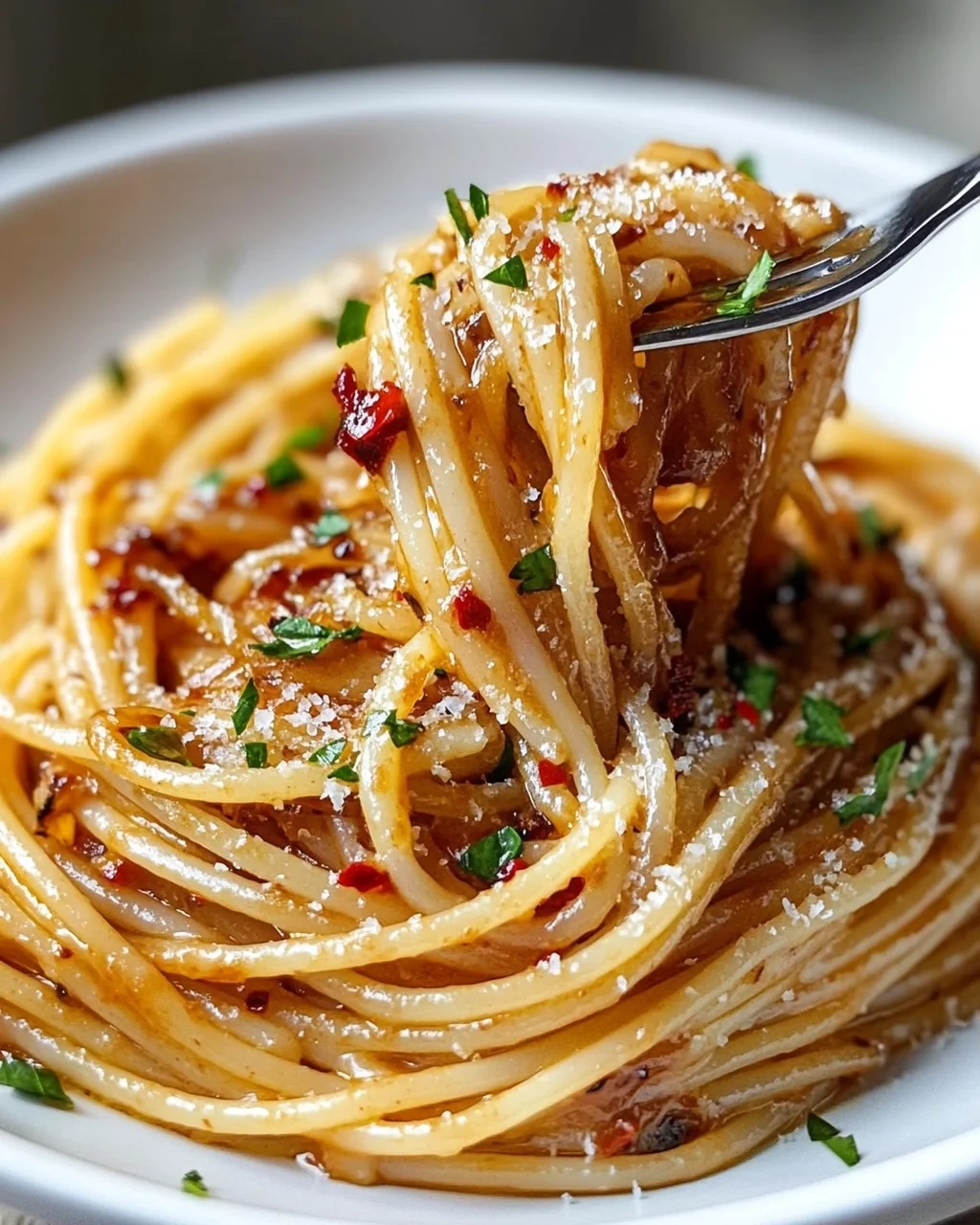 Karamellisierte Zwiebel Pasta mit Chiliöl – Ein Genuss!